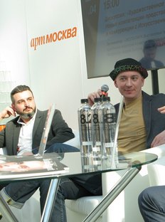 Художники vs ИИ: Robb Report на «Арт Москве»